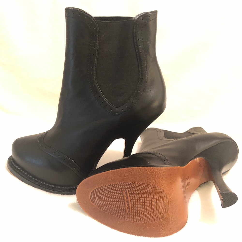 LEON MAX BLACK ADORA LEATHER BOOTIE